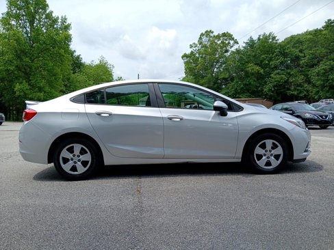 Used 2017 Chevrolet Cruze LS image 5