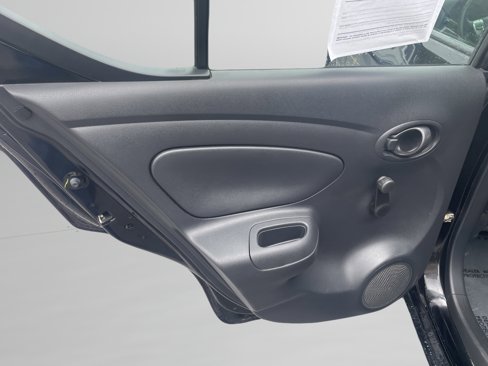 Used 2019 Nissan Versa S image 10