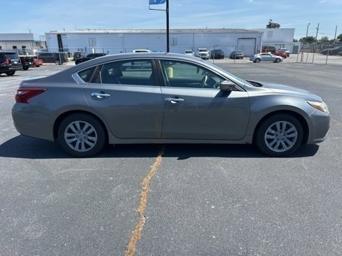 Used 2018 Nissan Altima 2.5 S w/ S Convenience Package image 5