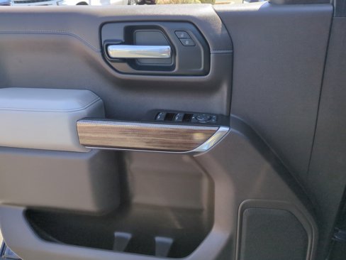 Used 2020 Chevrolet Silverado 1500 LT w/ All-Star Edition image 13