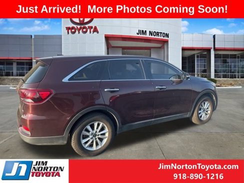 Used 2019 Kia Sorento LX image 3