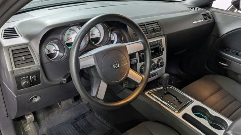 Used 2010 Dodge Challenger SE image 12