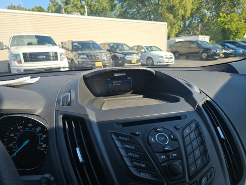 Used 2015 Ford Escape SE image 17