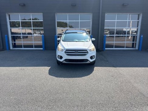 Certified 2018 Ford Escape SE image 5