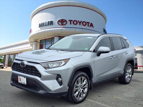 Certified 2020 Toyota RAV4 XLE Premium image 1
