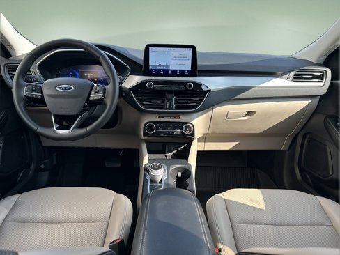 Used 2022 Ford Escape SEL w/ Technology Package image 2