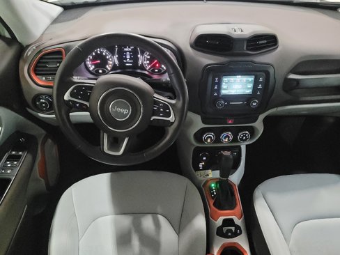 Used 2015 Jeep Renegade Latitude image 22