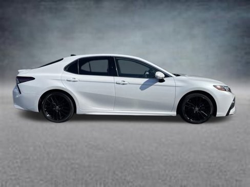Used 2022 Toyota Camry XSE image 4