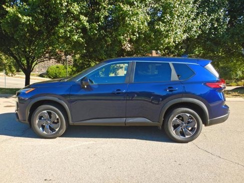 Used 2025 Nissan Rogue SV image 9