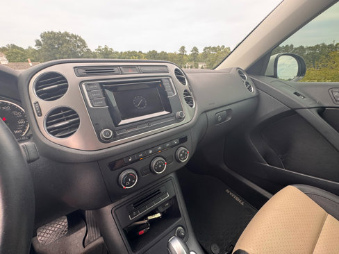 Used 2016 Volkswagen Tiguan S image 21