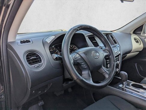 Used 2018 Nissan Pathfinder S image 23