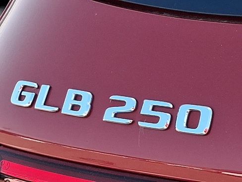 Used 2020 Mercedes-Benz GLB 250 4MATIC image 30