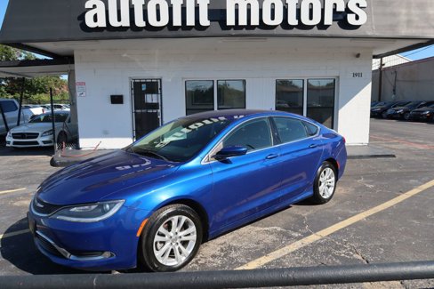 Used 2016 Chrysler 200 Limited w/ Convenience Group image 1