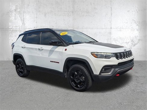 Used 2023 Jeep Compass Trailhawk w/ Trailhawk Elite Group image 2