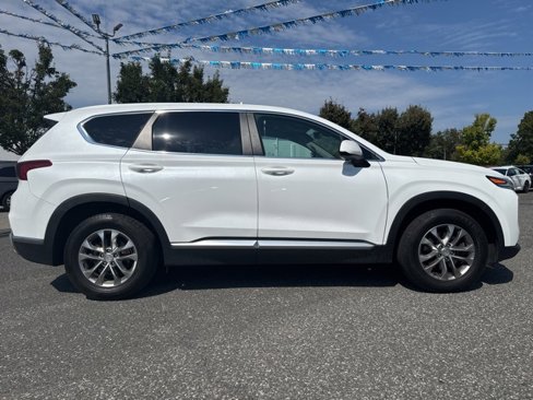 Used 2019 Hyundai Santa Fe SE image 3