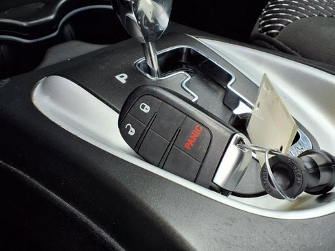 Used 2020 Dodge Journey SE w/ Blacktop Package image 13