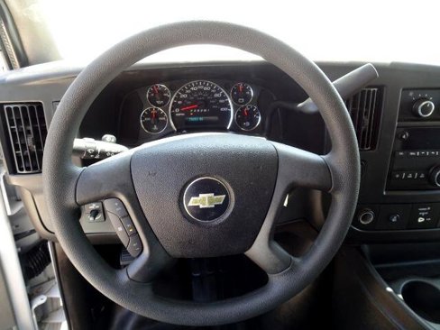 Used 2015 Chevrolet Express 3500 image 23