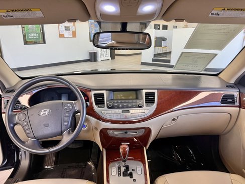 Used 2013 Hyundai Genesis 3.8 image 10