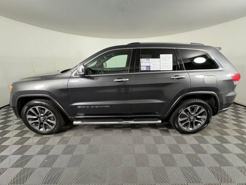 Used 2017 Jeep Grand Cherokee Overland image 4