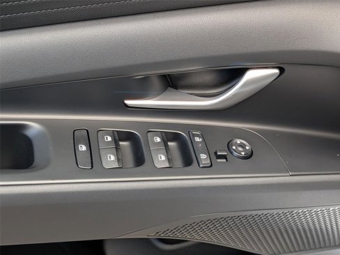 New 2025 Hyundai Elantra SE image 13