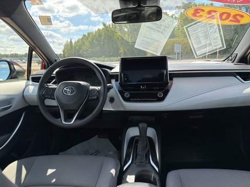 Used 2023 Toyota Corolla SE w/ SE Premium Package image 6