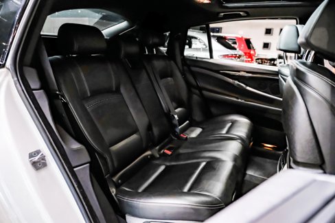 Used 2017 BMW 535i Gran Turismo xDrive image 39