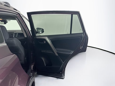 Used 2017 Toyota RAV4 XLE image 28