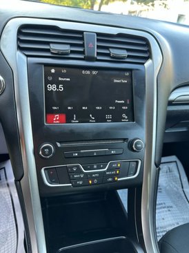 Used 2017 Ford Fusion SE w/ Fusion SE Technology Package image 34