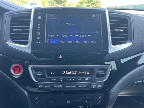 Used 2016 Honda Pilot Touring image 29