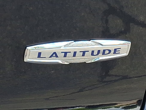 Certified 2019 Jeep Cherokee Latitude Plus image 29