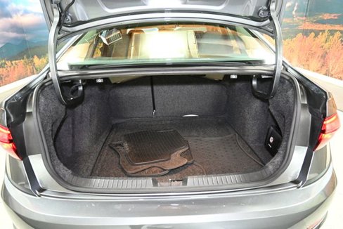 Used 2020 Volkswagen Jetta S w/ Driver Assistance Package image 38