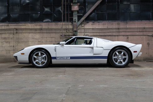 Used 2006 Ford GT image 4