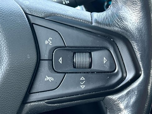 Used 2022 Chevrolet Bolt LT w/ Infotainment Package image 22