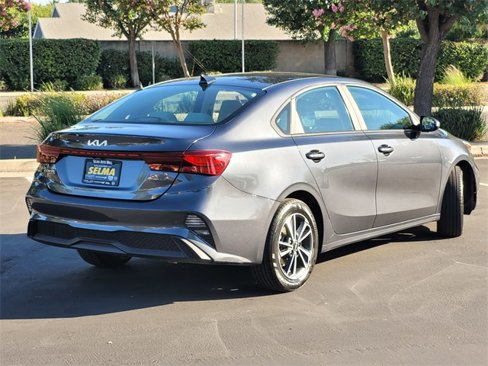 Used 2023 Kia Forte LXS w/ LXS Technology Package image 5