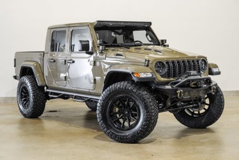 Used 2025 Jeep Gladiator Sport image 29