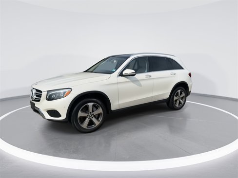 Used 2018 Mercedes-Benz GLC 300 4MATIC image 4