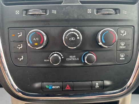 Used 2019 Dodge Grand Caravan SXT image 36