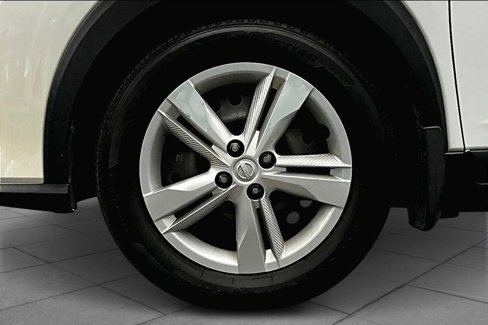 Used 2021 Nissan Kicks S image 9