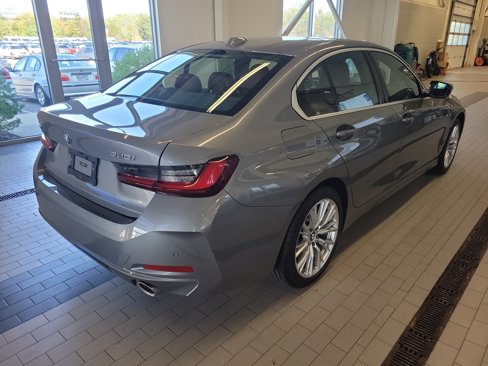 Used 2023 BMW 330i xDrive Sedan w/ Driving Assistance Package image 5