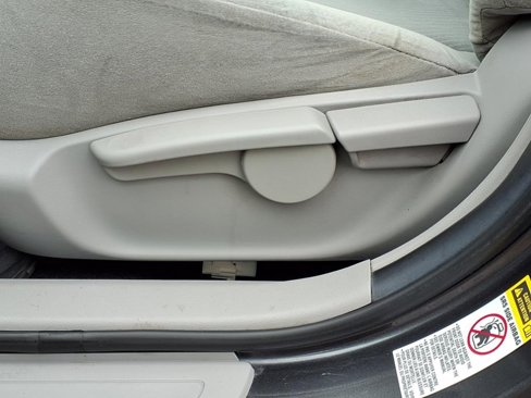 Used 2013 Toyota Corolla LE image 13