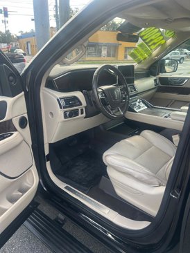 Used 2019 Lincoln Navigator L Reserve image 3