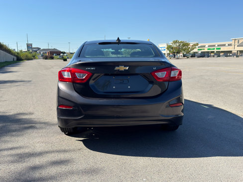 Used 2017 Chevrolet Cruze LT image 4