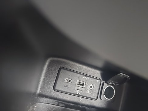 Used 2019 Chevrolet Equinox LS image 18