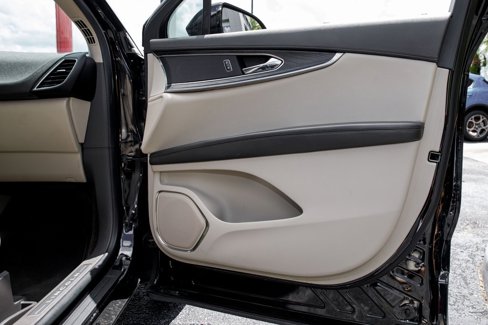 Used 2019 Lincoln Nautilus Select image 35