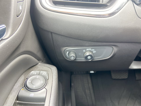 Used 2022 Chevrolet Equinox LT image 17