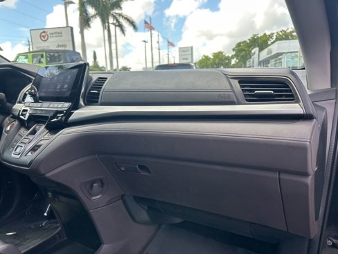 Used 2018 Honda Odyssey EX image 24