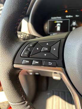 Used 2023 Nissan Kicks SR image 27