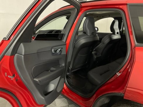 Certified 2024 Volvo XC60 B5 Plus w/ Protection Package Premier image 33