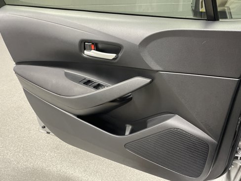Used 2020 Toyota Corolla LE image 14