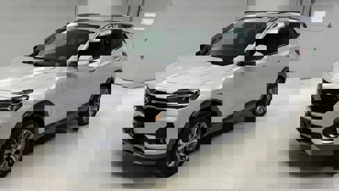 Used 2022 Buick Encore GX Essence w/ Advanced Technology Package image 1